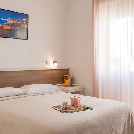 Hotel Viola ガエータ エクステリア 写真