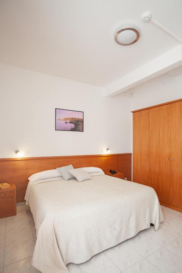 Hotel Viola ガエータ エクステリア 写真