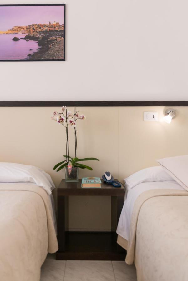 Hotel Viola ガエータ エクステリア 写真