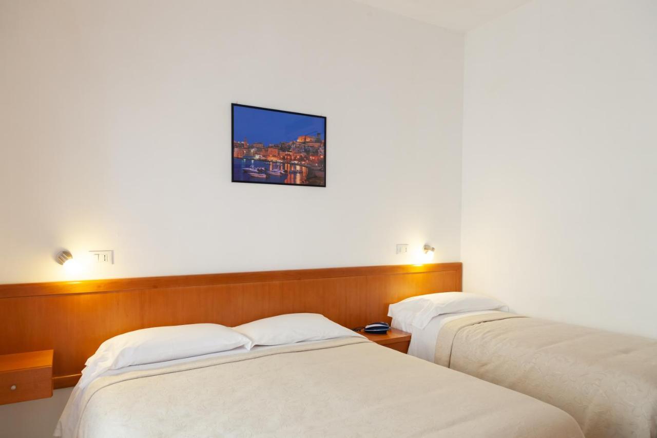 Hotel Viola ガエータ エクステリア 写真