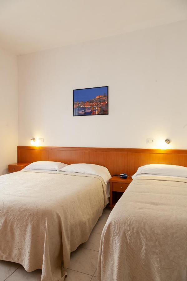 Hotel Viola ガエータ エクステリア 写真