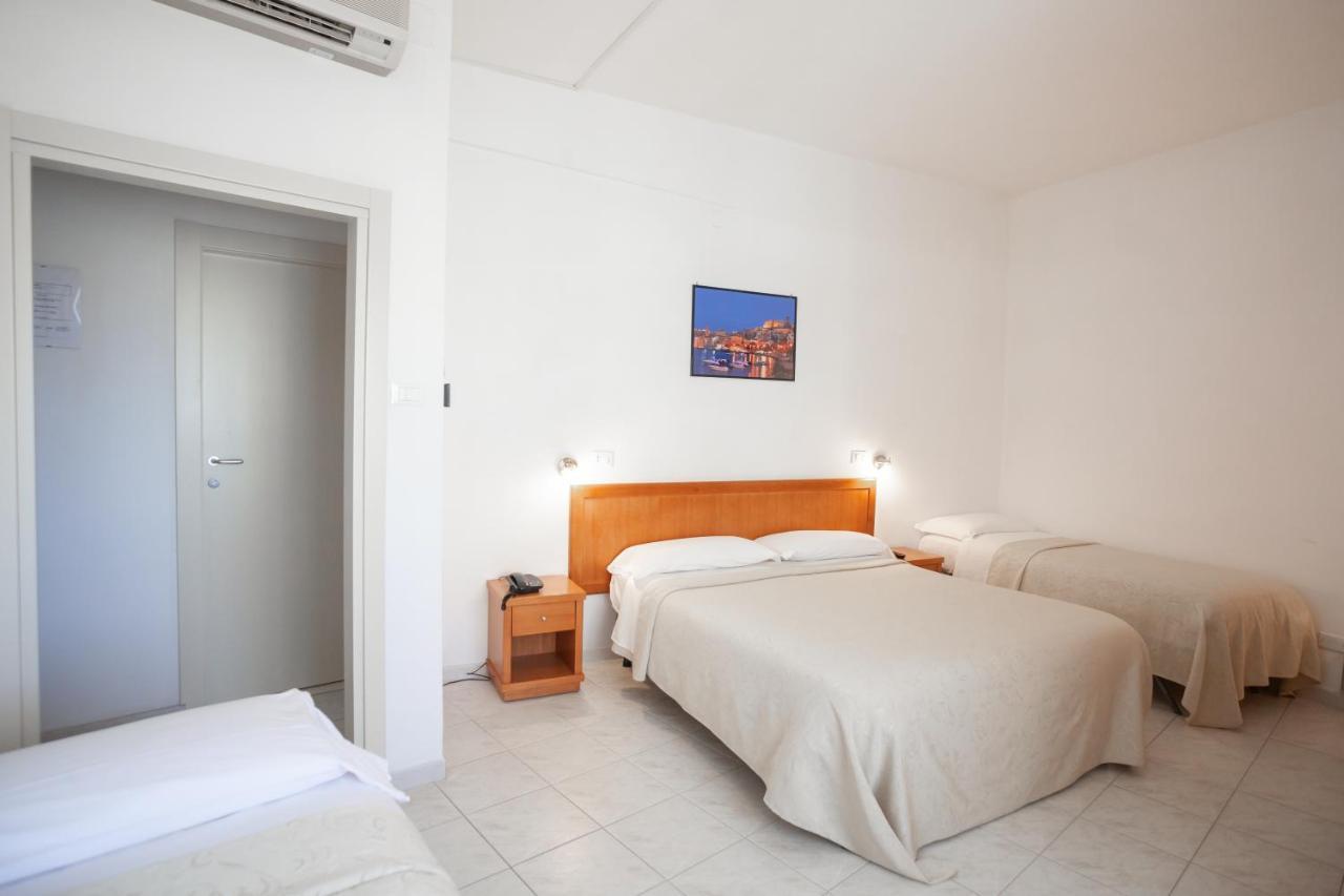 Hotel Viola ガエータ エクステリア 写真