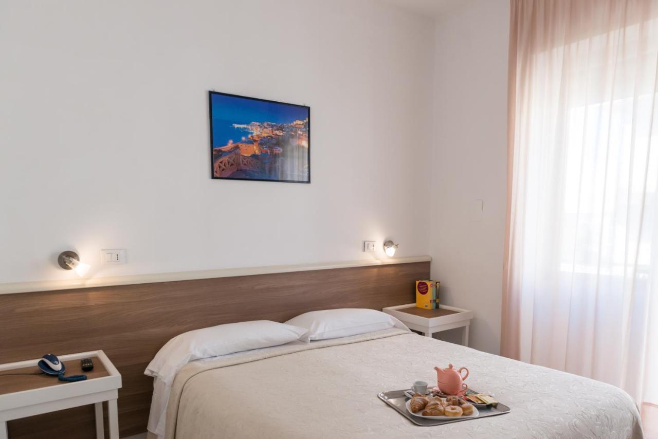 Hotel Viola ガエータ エクステリア 写真