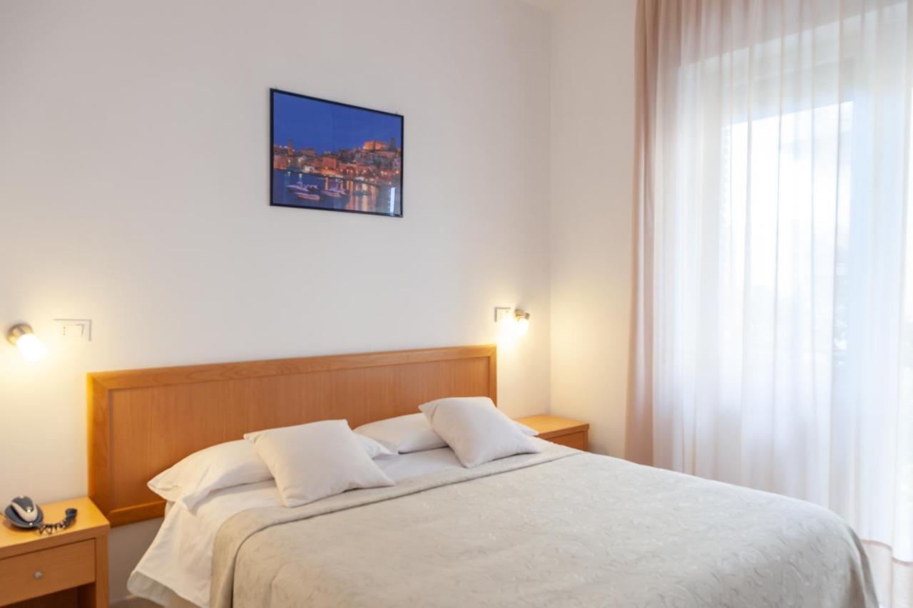 Hotel Viola ガエータ エクステリア 写真