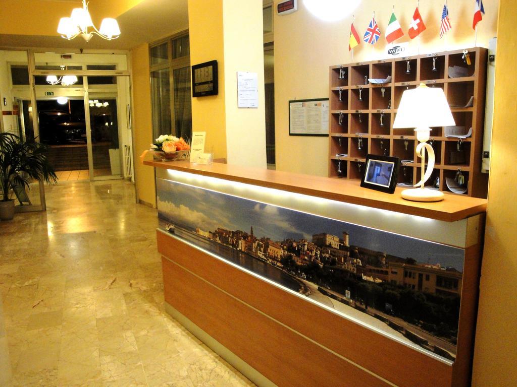 Hotel Viola ガエータ エクステリア 写真