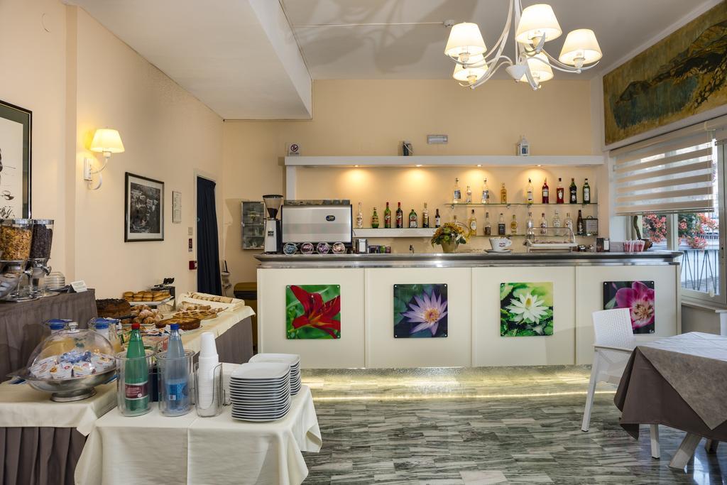 Hotel Viola ガエータ エクステリア 写真